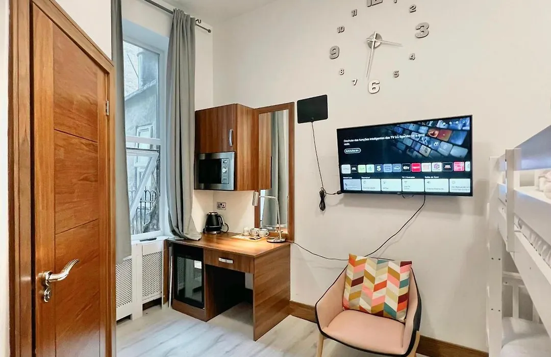 205 Earls Court Rooms-1